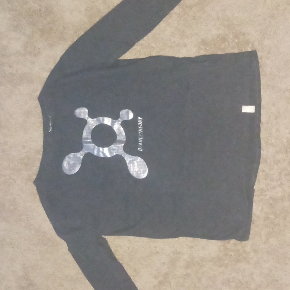 Grey long sleeved top